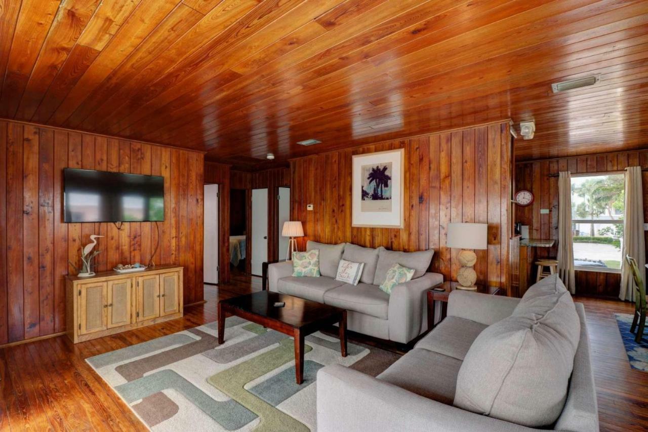 Estero Island Apartment With Boat Dock Fort Myers Beach Exterior foto
