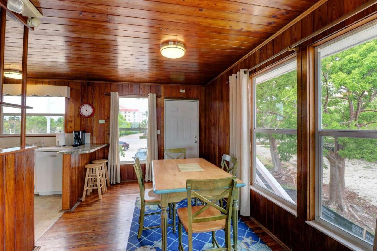 Estero Island Apartment With Boat Dock Fort Myers Beach Exterior foto
